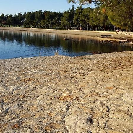 Lux Hotel Novigrad  Bagian luar foto