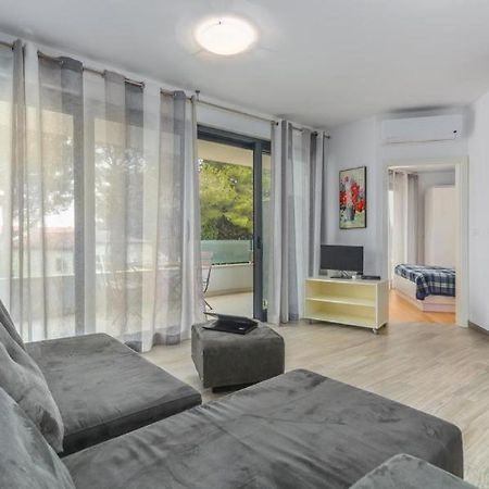 Lux Hotel Novigrad  Bagian luar foto