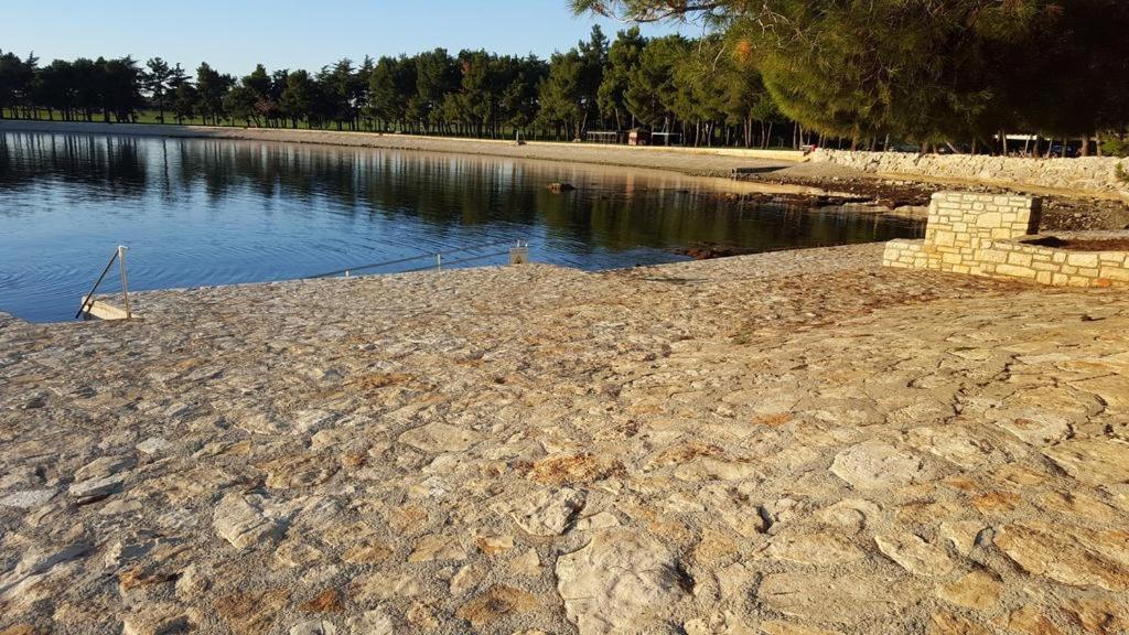 Lux Hotel Novigrad  Bagian luar foto