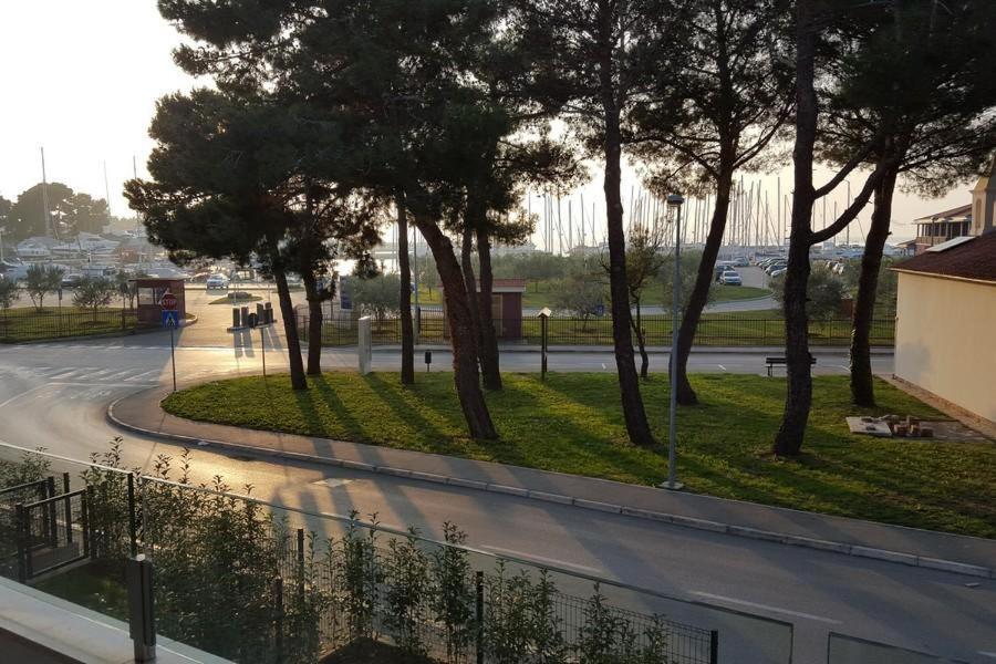 Lux Hotel Novigrad  Bagian luar foto