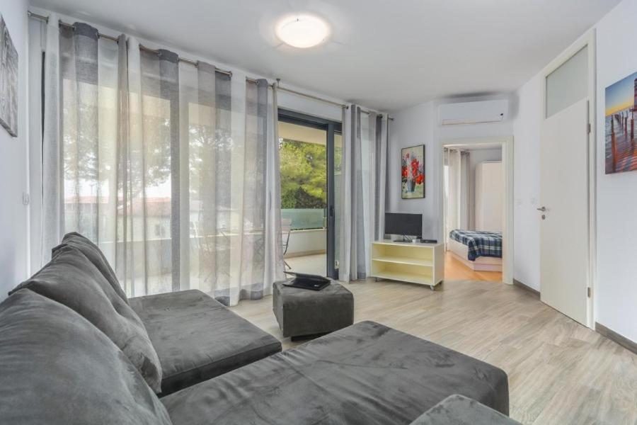 Lux Hotel Novigrad  Bagian luar foto