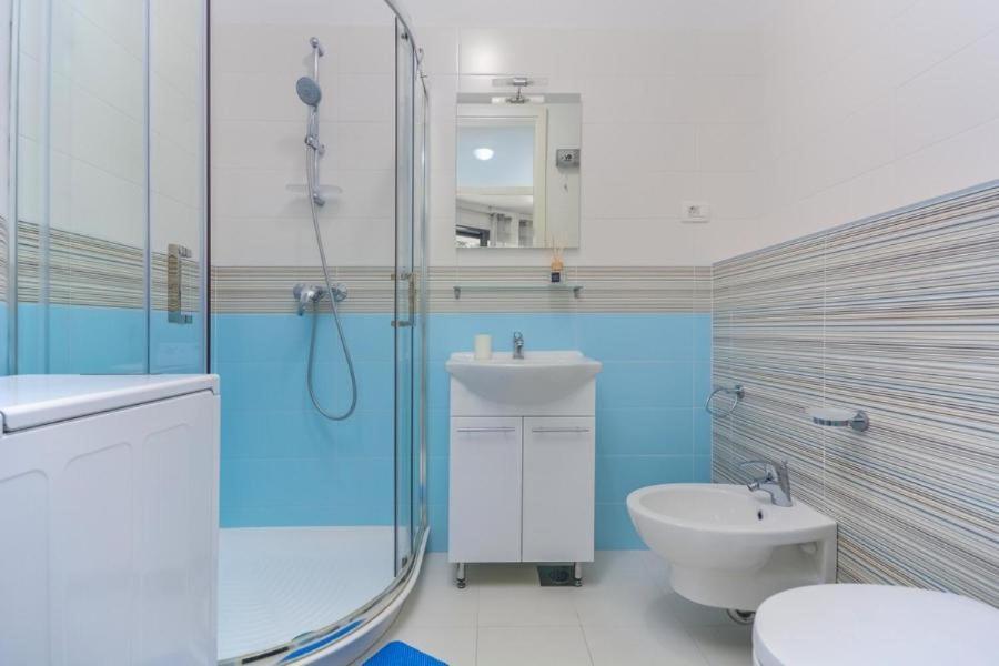 Lux Hotel Novigrad  Bagian luar foto