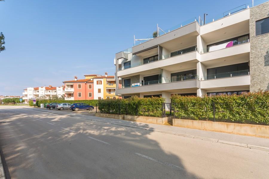 Lux Hotel Novigrad  Bagian luar foto